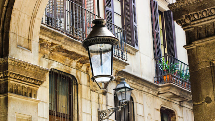 Barrio Sants de Barcelona, moderno, comunicado y accesible