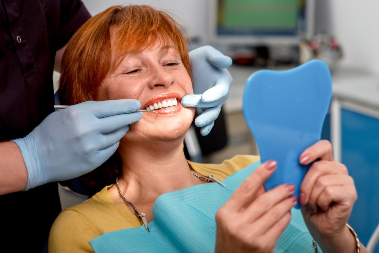Vuelve a sonreír gracias a los implantes dentales