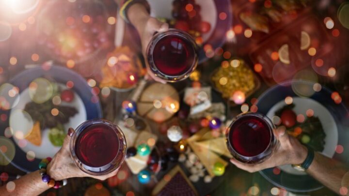 Reuniones familiares, botellones y fiestas entre las principales causas de los rebrotes