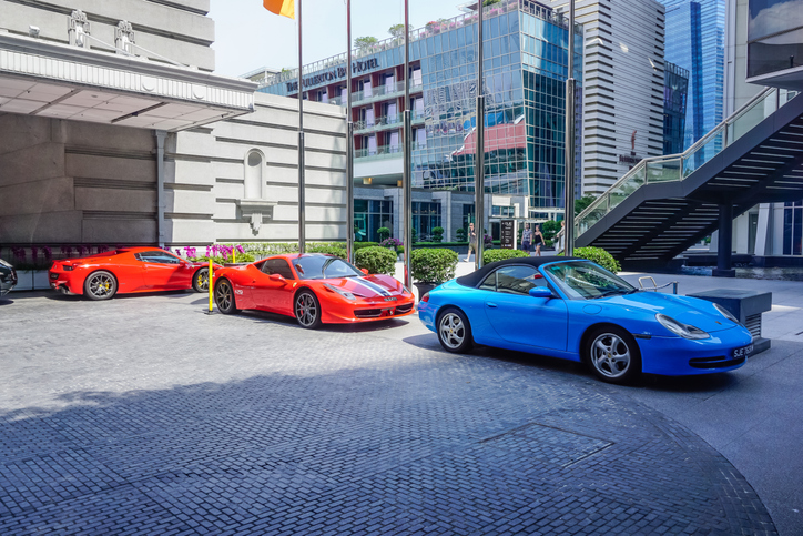 Alquiler de Ferrari en Barcelona: Vive la ciudad con lujo y adrenalina